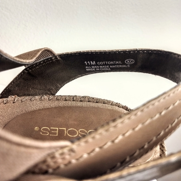 Aerosoles 'Cottontail' Tan Flower Embellished Faux Suede Covered Wedge Sandals - Picture 7 of 11